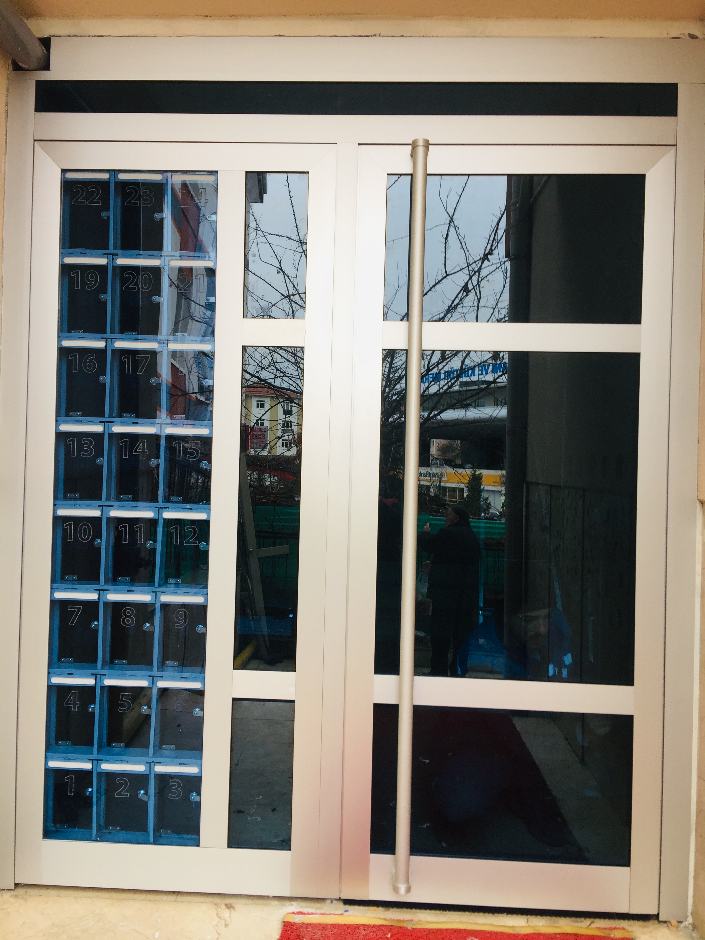 YILMAZ BEY PURSAKLAR- APARTMAN G�R�� KAPISI