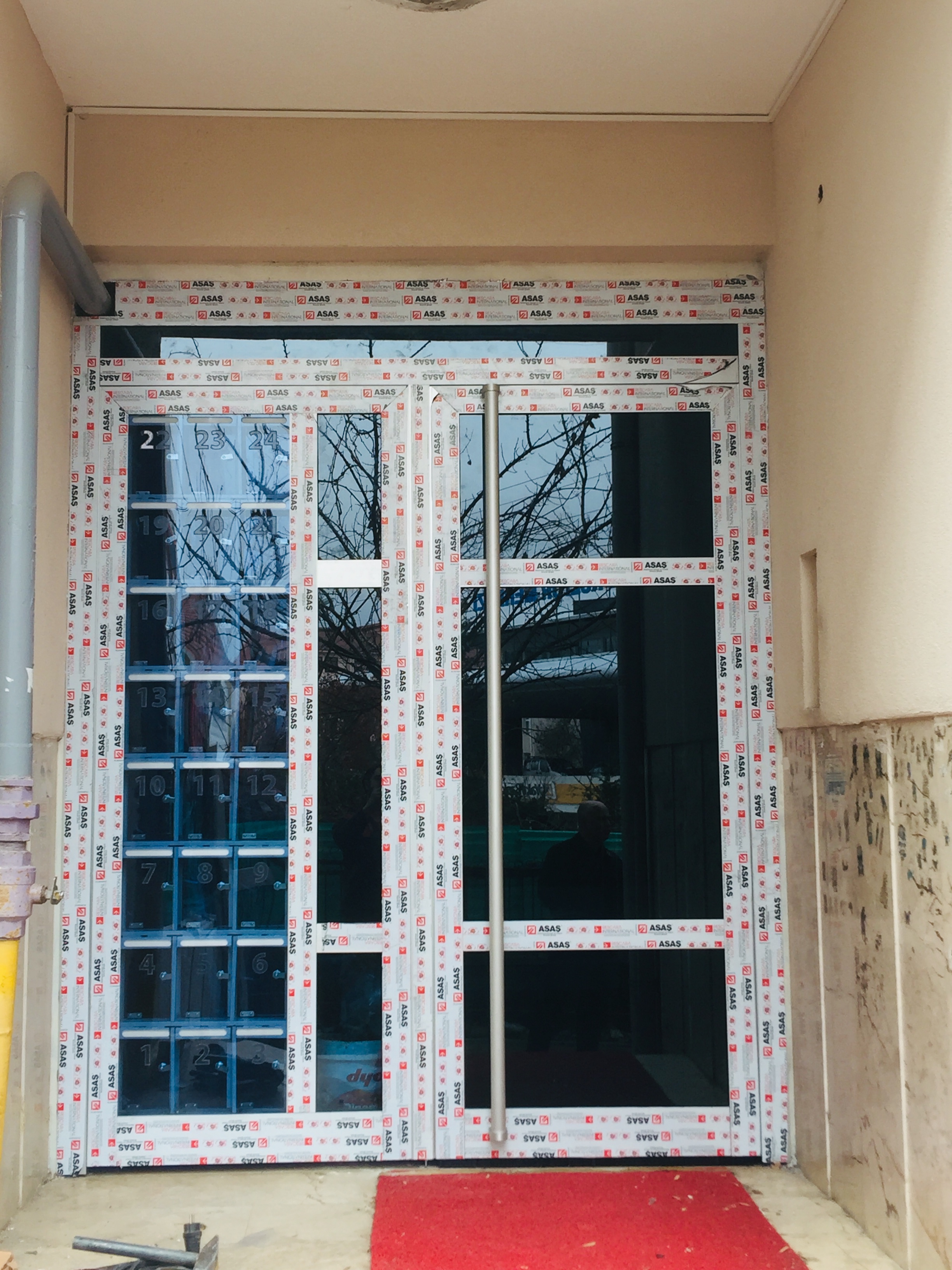YILMAZ BEY PURSAKLAR- APARTMAN G�R�� KAPISI