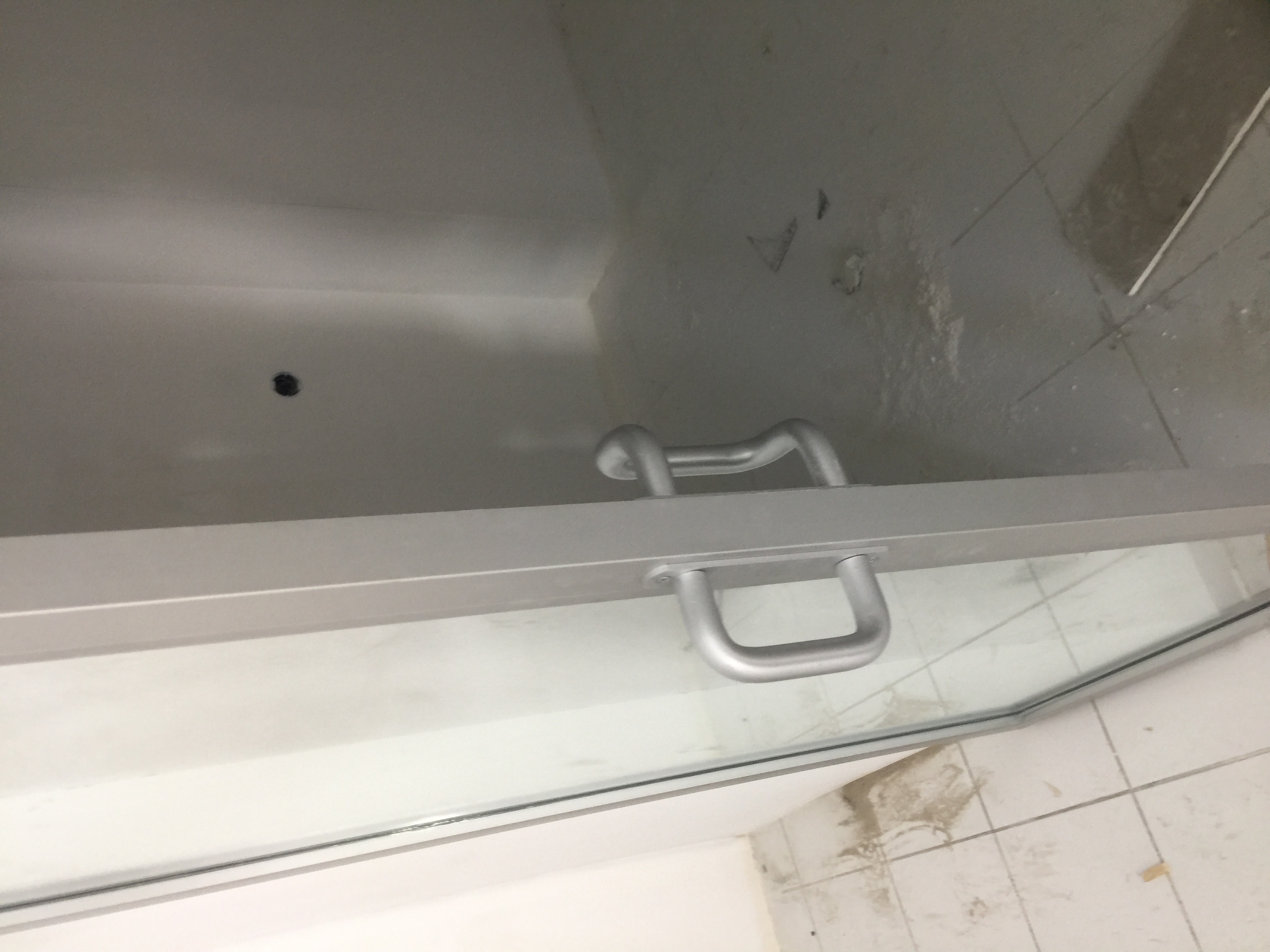 YUSUF ERBEKTA� - S�RG�L� CAM KAPI