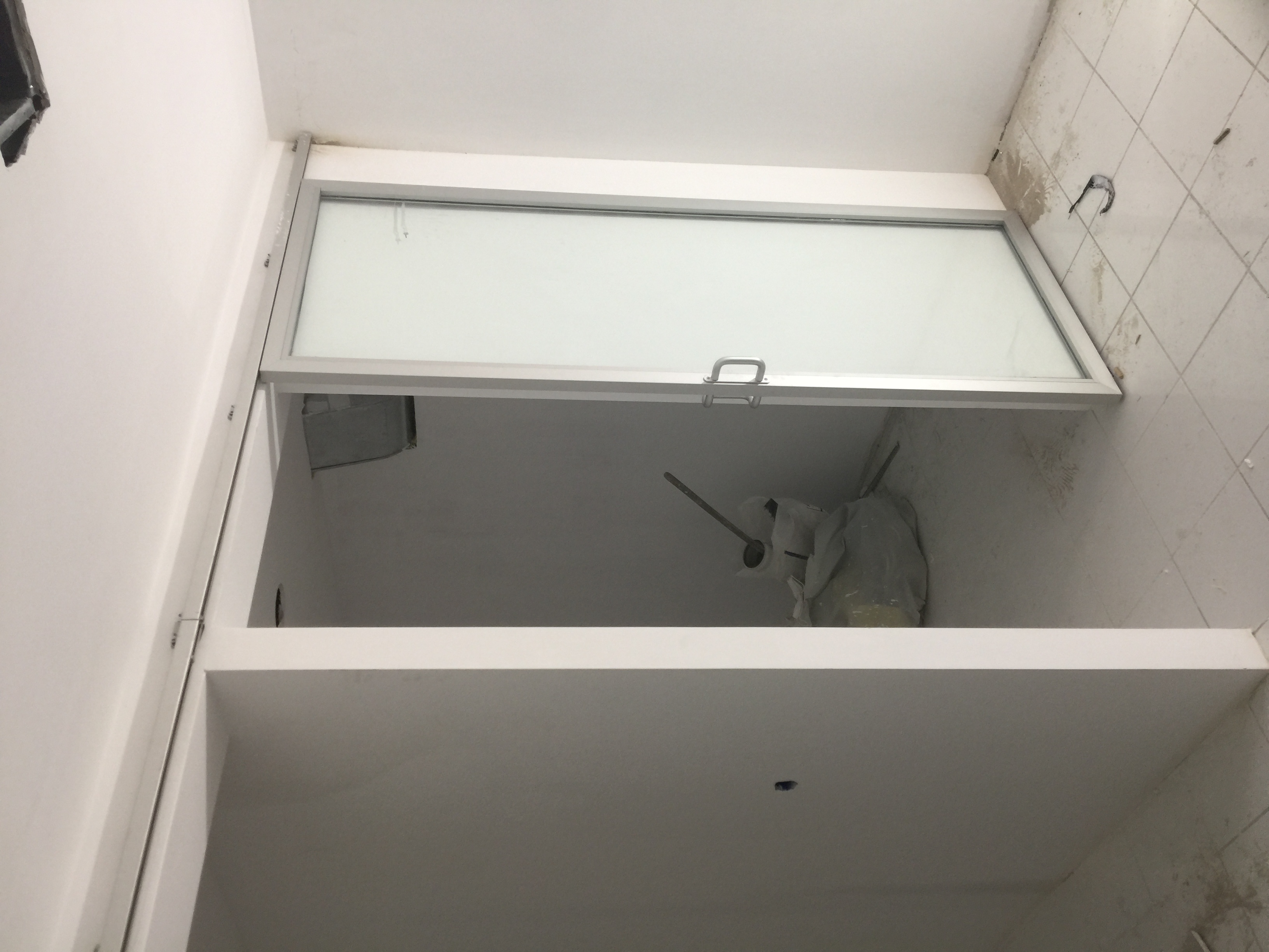 YUSUF ERBEKTA� - S�RG�L� CAM KAPI